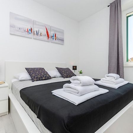 Apartments And Rooms Adriatic Suites شيبينيك المظهر الخارجي الصورة