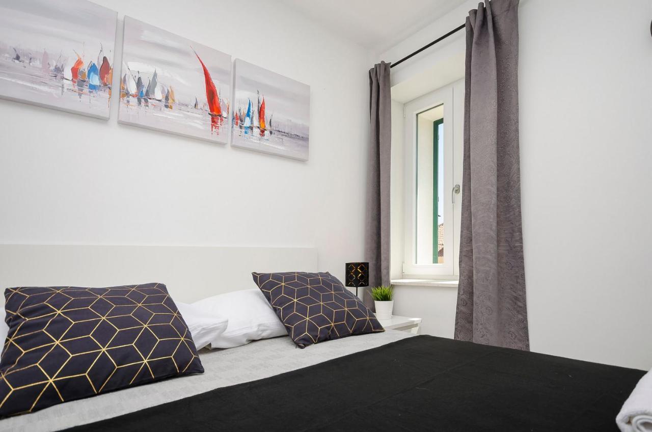 Apartments And Rooms Adriatic Suites شيبينيك المظهر الخارجي الصورة