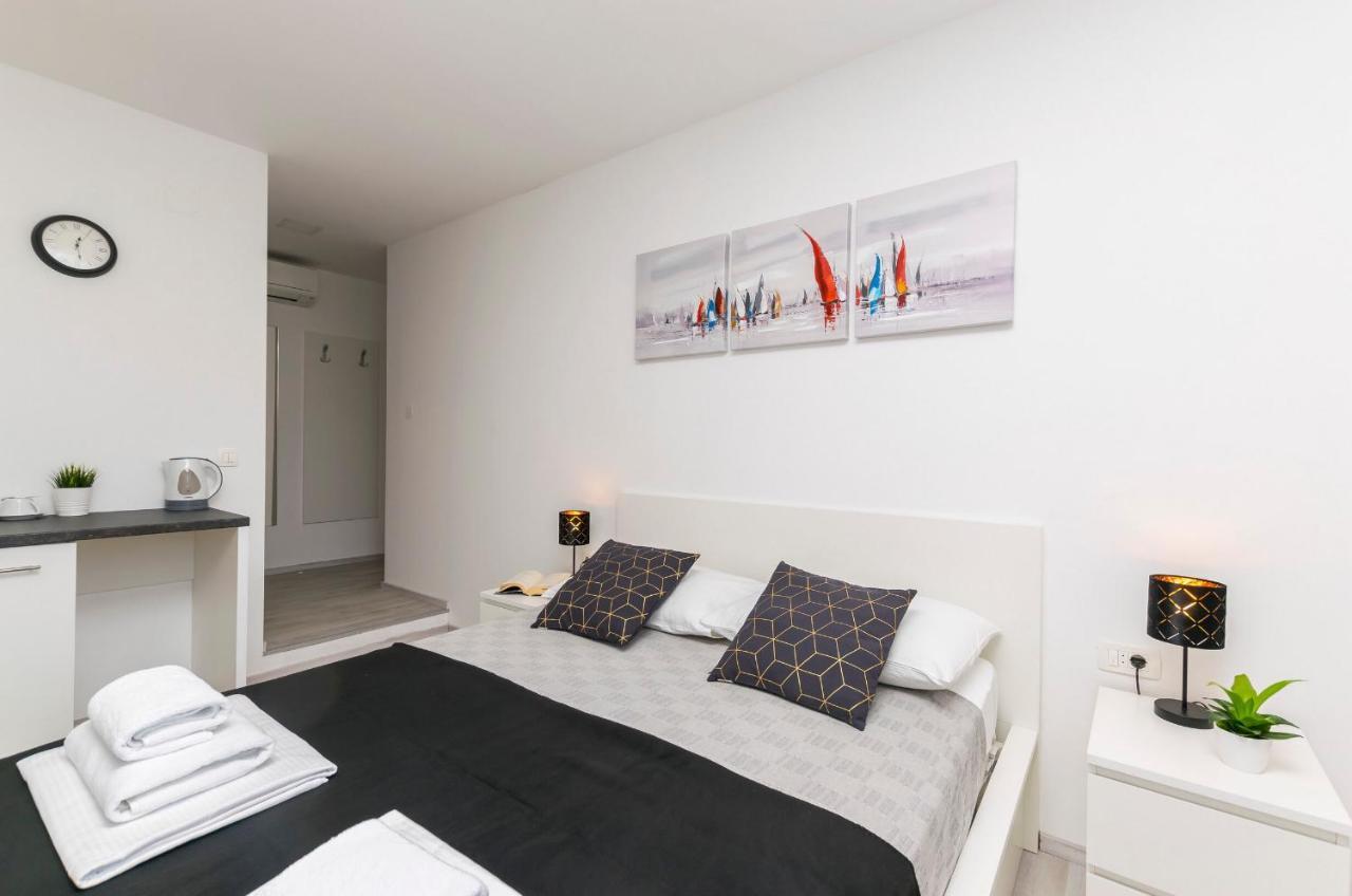 Apartments And Rooms Adriatic Suites شيبينيك المظهر الخارجي الصورة