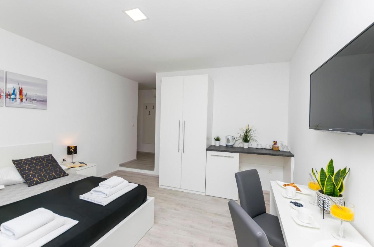 Apartments And Rooms Adriatic Suites شيبينيك المظهر الخارجي الصورة