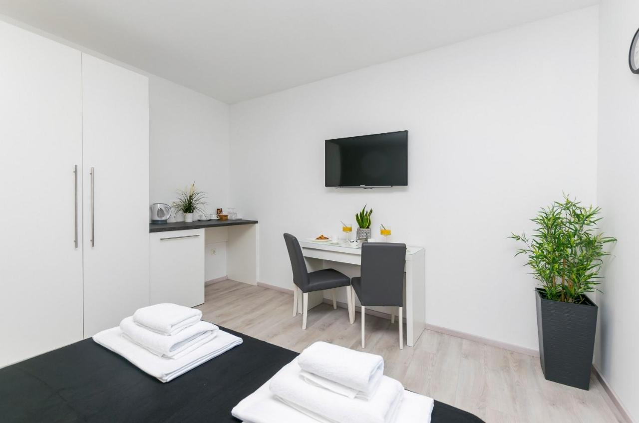 Apartments And Rooms Adriatic Suites شيبينيك المظهر الخارجي الصورة