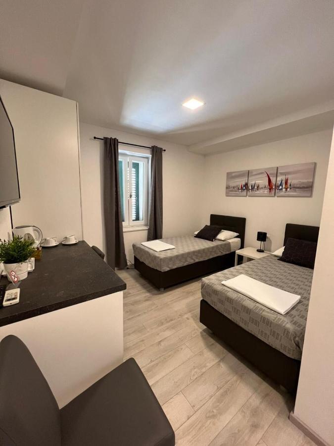 Apartments And Rooms Adriatic Suites شيبينيك المظهر الخارجي الصورة