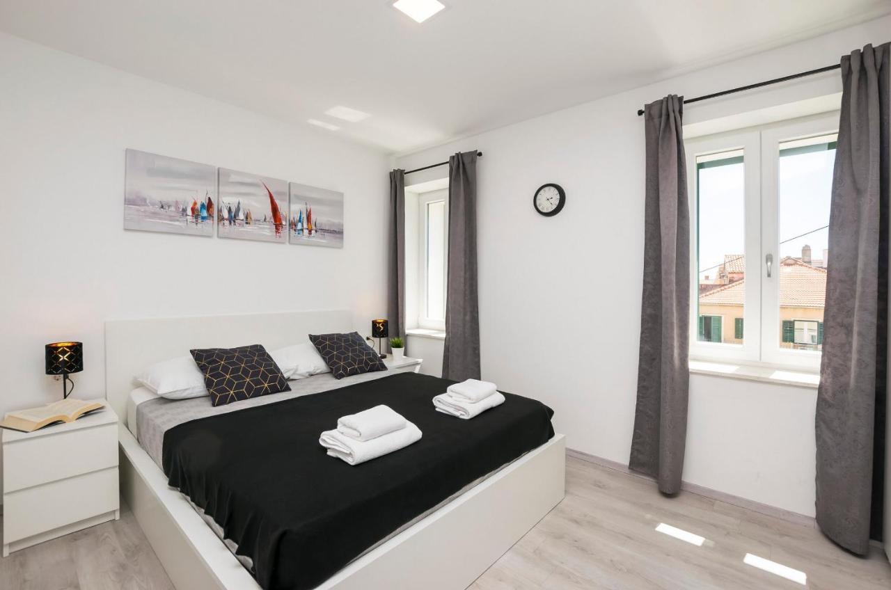 Apartments And Rooms Adriatic Suites شيبينيك المظهر الخارجي الصورة
