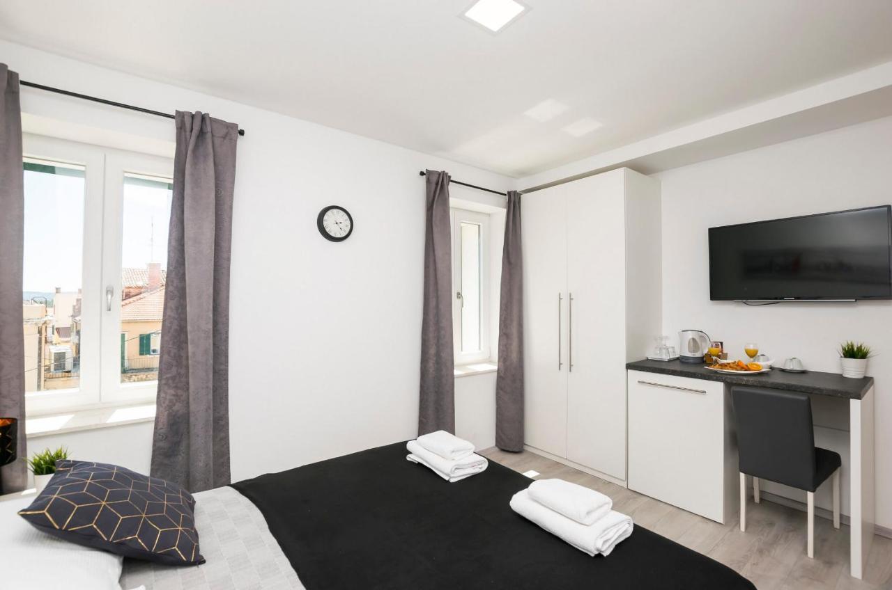 Apartments And Rooms Adriatic Suites شيبينيك المظهر الخارجي الصورة