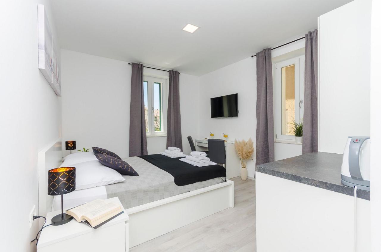 Apartments And Rooms Adriatic Suites شيبينيك المظهر الخارجي الصورة