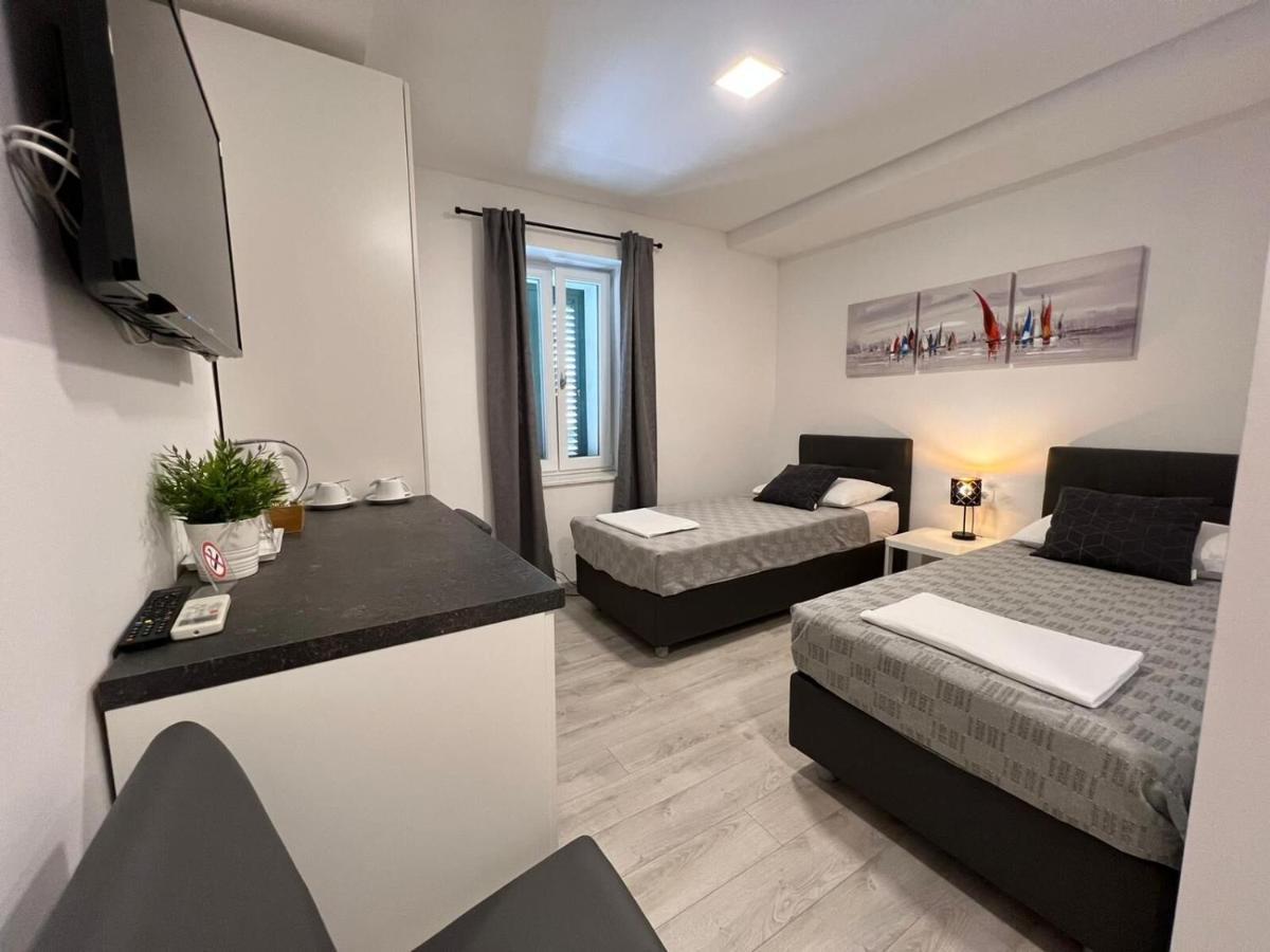 Apartments And Rooms Adriatic Suites شيبينيك المظهر الخارجي الصورة
